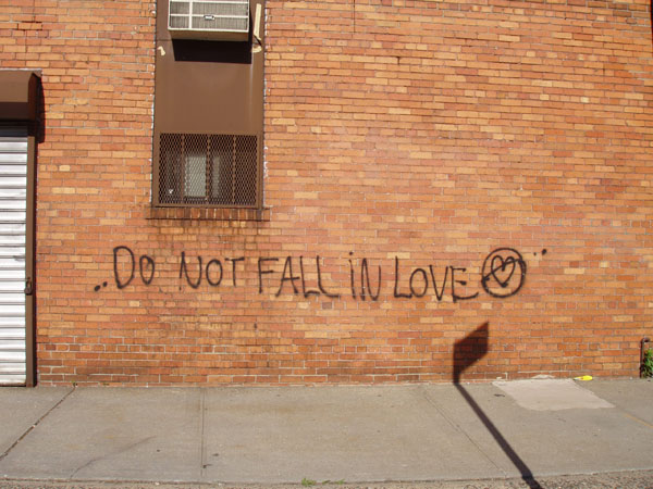 doNotFallInLove1